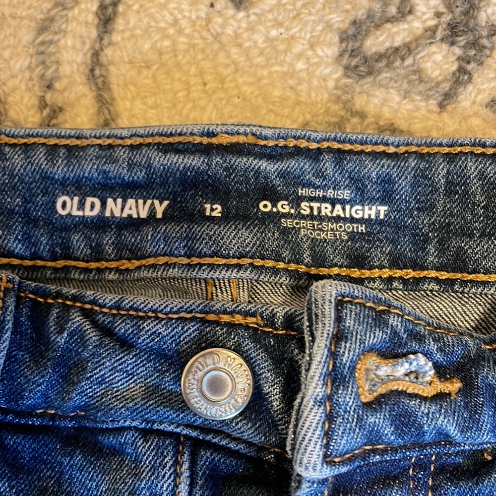 Old Navy O.G. Straight High Rise Jean Short - Picture 2 of 4